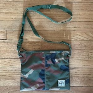 Herschel Alder crossbody